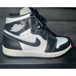 Mens Nike Air Jordan 1 Retro High Black And White OG 555088-010 Size 10